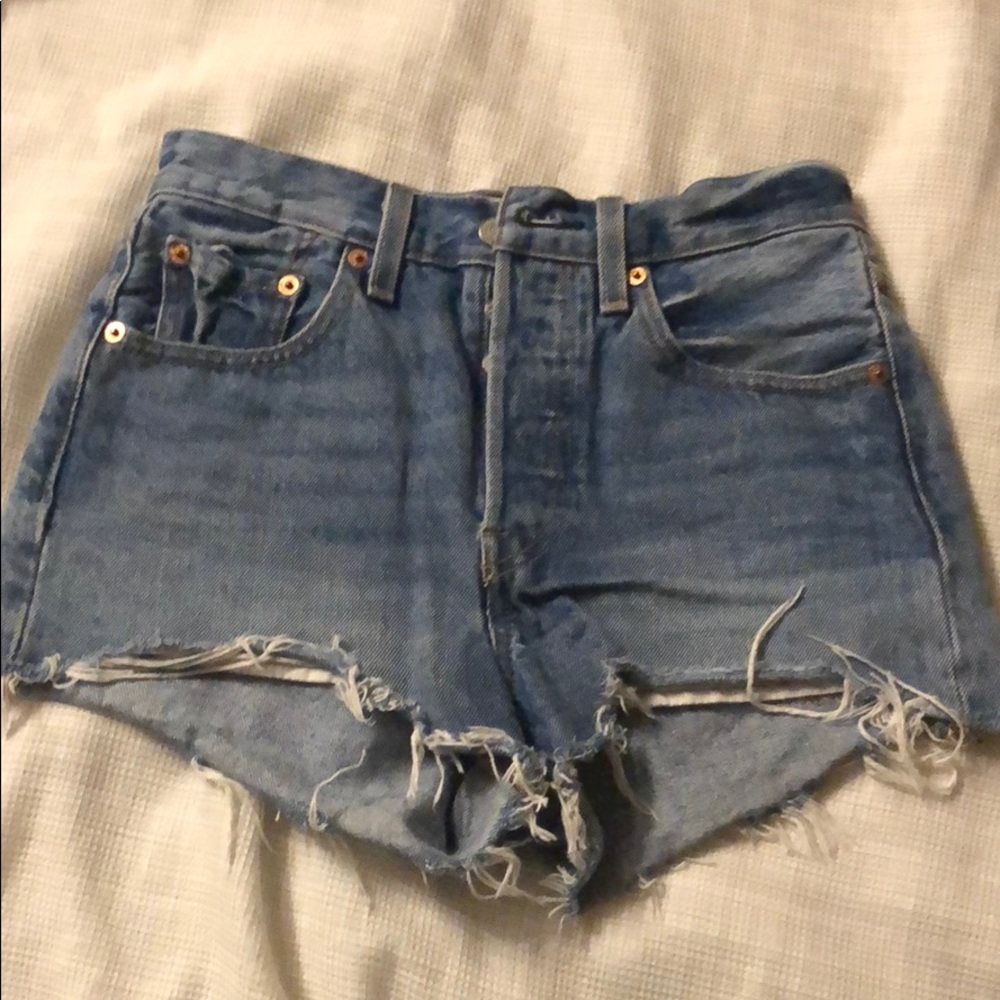 Levi’s 501 cutoff shorts